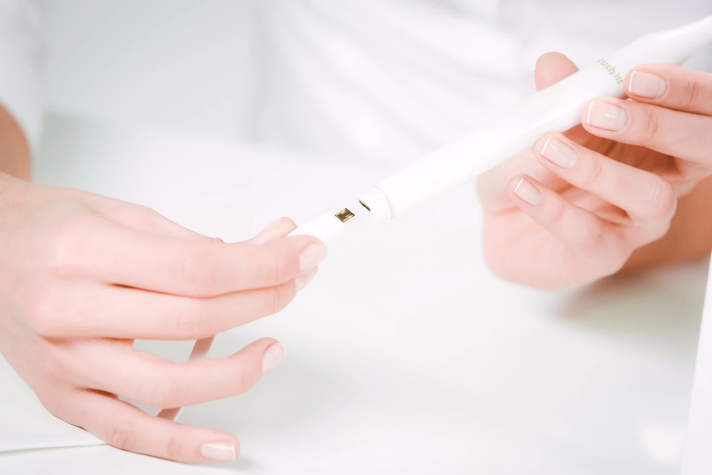 The iBrush 365 can be charged via a Micro USB cable