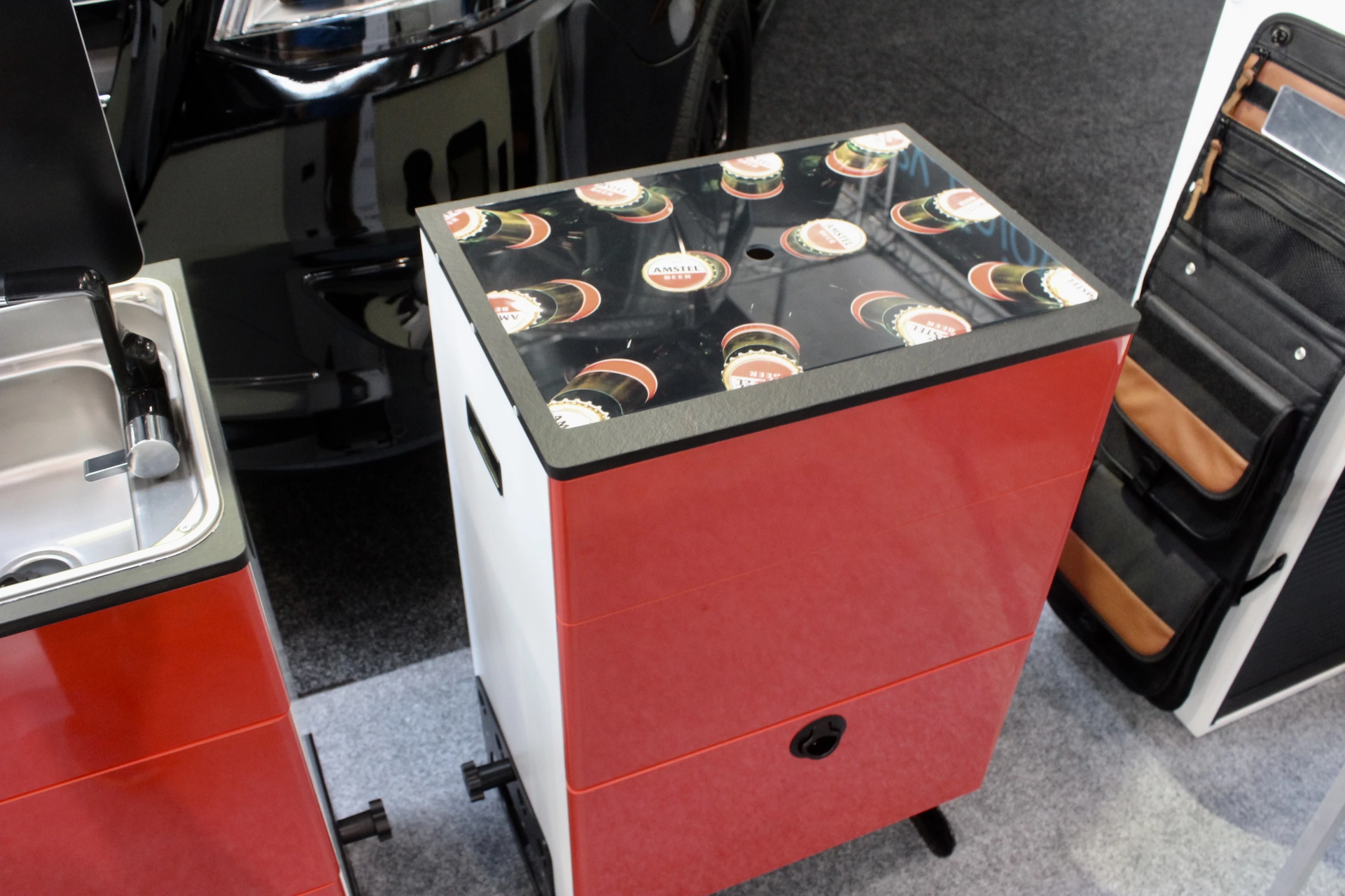 We at first thought the Amstel lid indicated a Dutch design, but the MFC was actually developed in the Ukraine