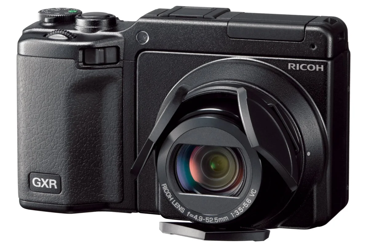 GXR has confirmed the development of the third lens module for its GXR camera system, the 28-300 mm P10 10.7x zoom