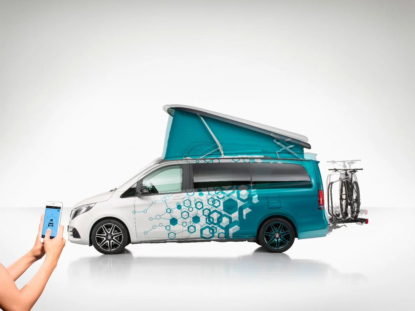 What's really interesting about the Concept Marco Polo is that with a command as simple as, "Hey Mercedes, I want to relax," the camper van will automatically perform multiple set-up functions to get everything perfect