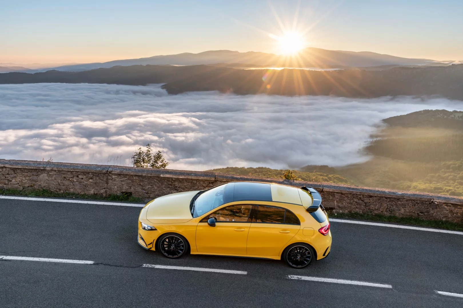 Mercedes-AMG A 35 4Matic: 7-speed paddle shift auto