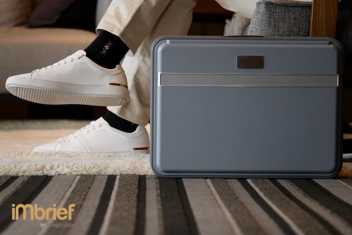 The iMbrief briefcase is designed to function as a mobile office