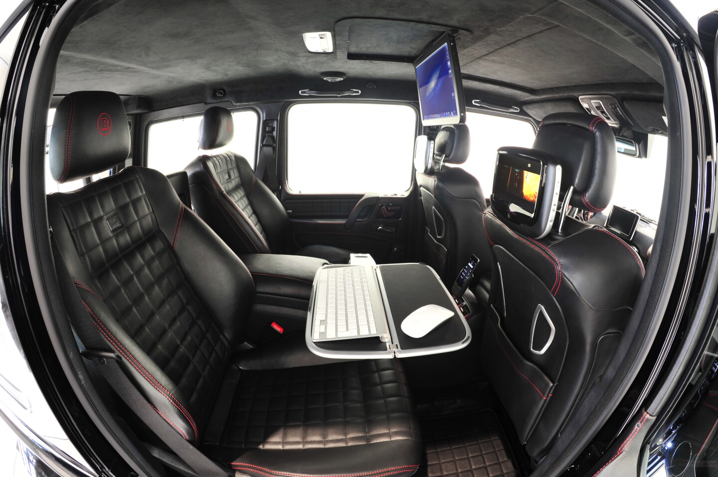 The BRABUS 800 iBusiness is based on the Mercedes Benz G 65