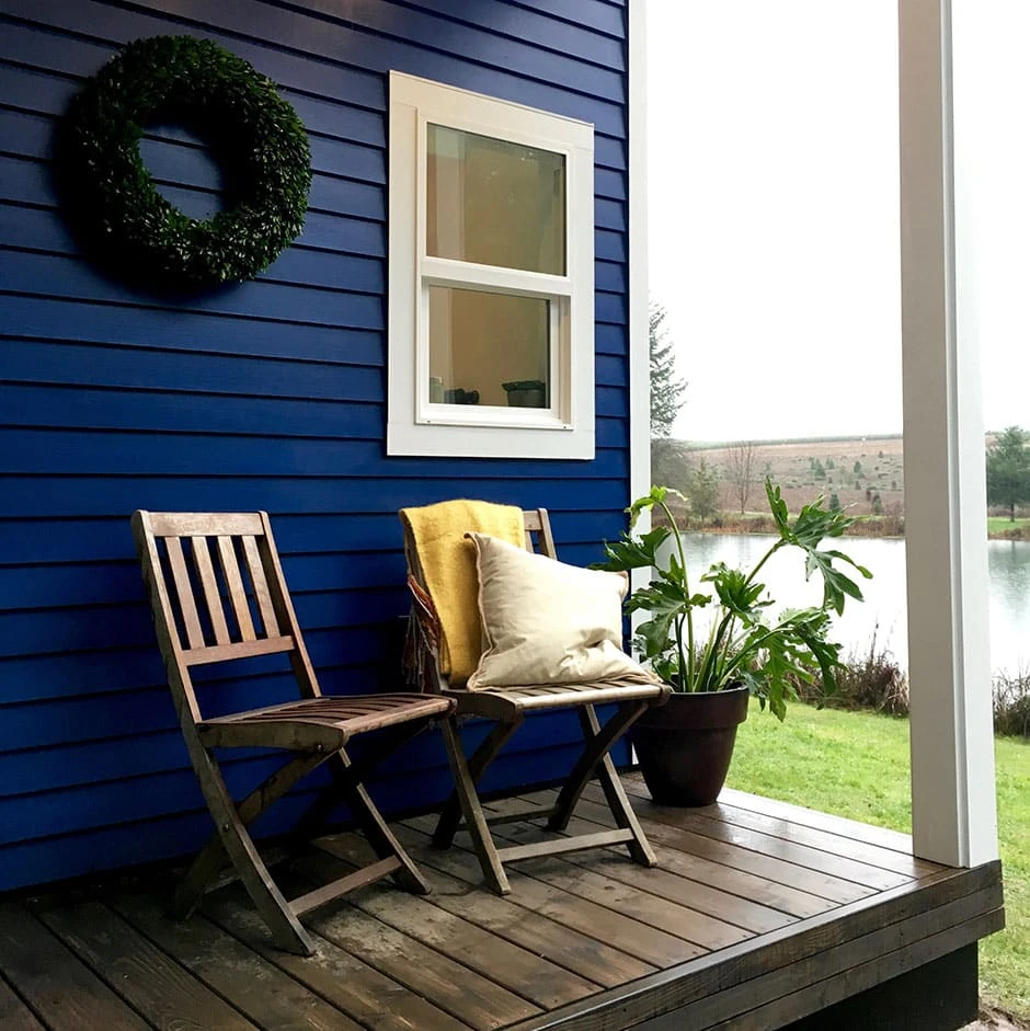 The Vintage Glam has a small porch outside