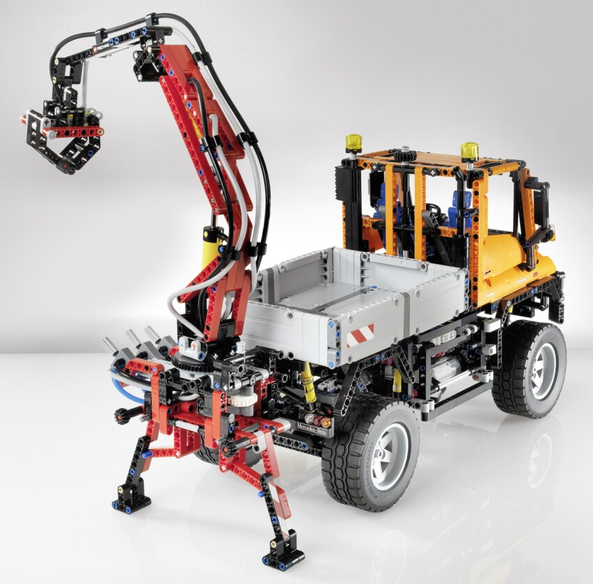 The LEGO Technic Unimog U 400