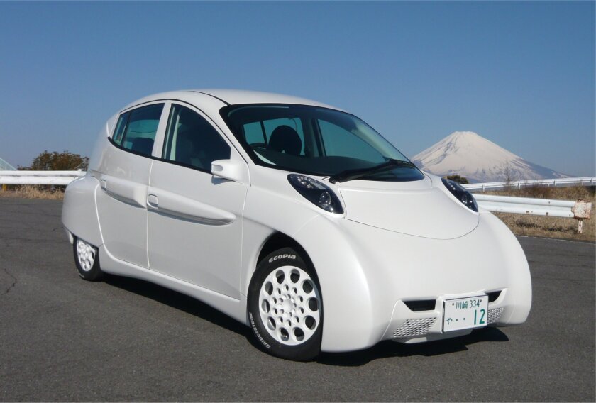 The prototype SIM-LEI electric car has a claimed range of 300 kilometers, traveling at a constant speed of 100 km/h