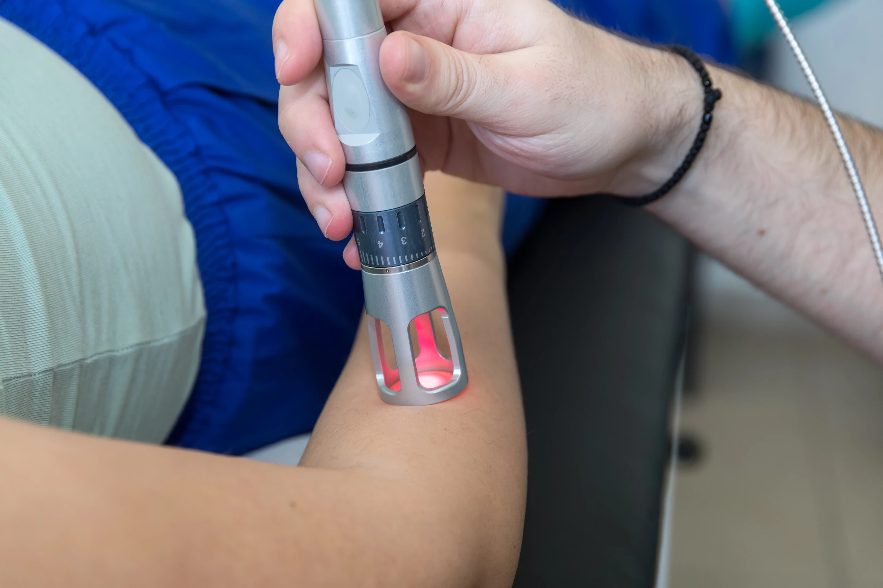 New research ha found light therapy stimulates a key cellular growth protein helping burn wounds heal faster