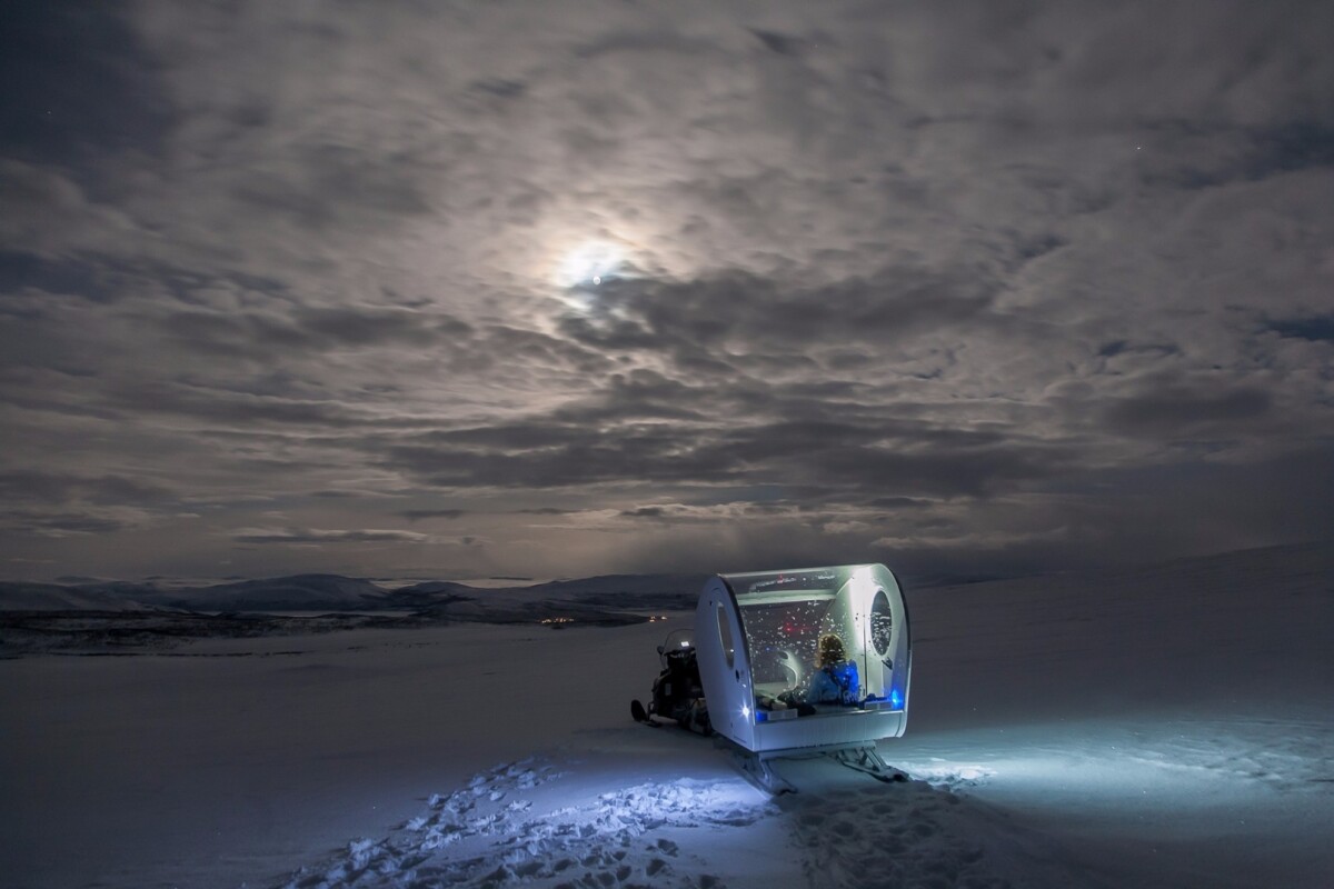 The Aurora Bubble Sled has 180-degree polycarbonate roof providing front-to-back views of the surroundings and glass fibre porthole windows providing views out of the sides