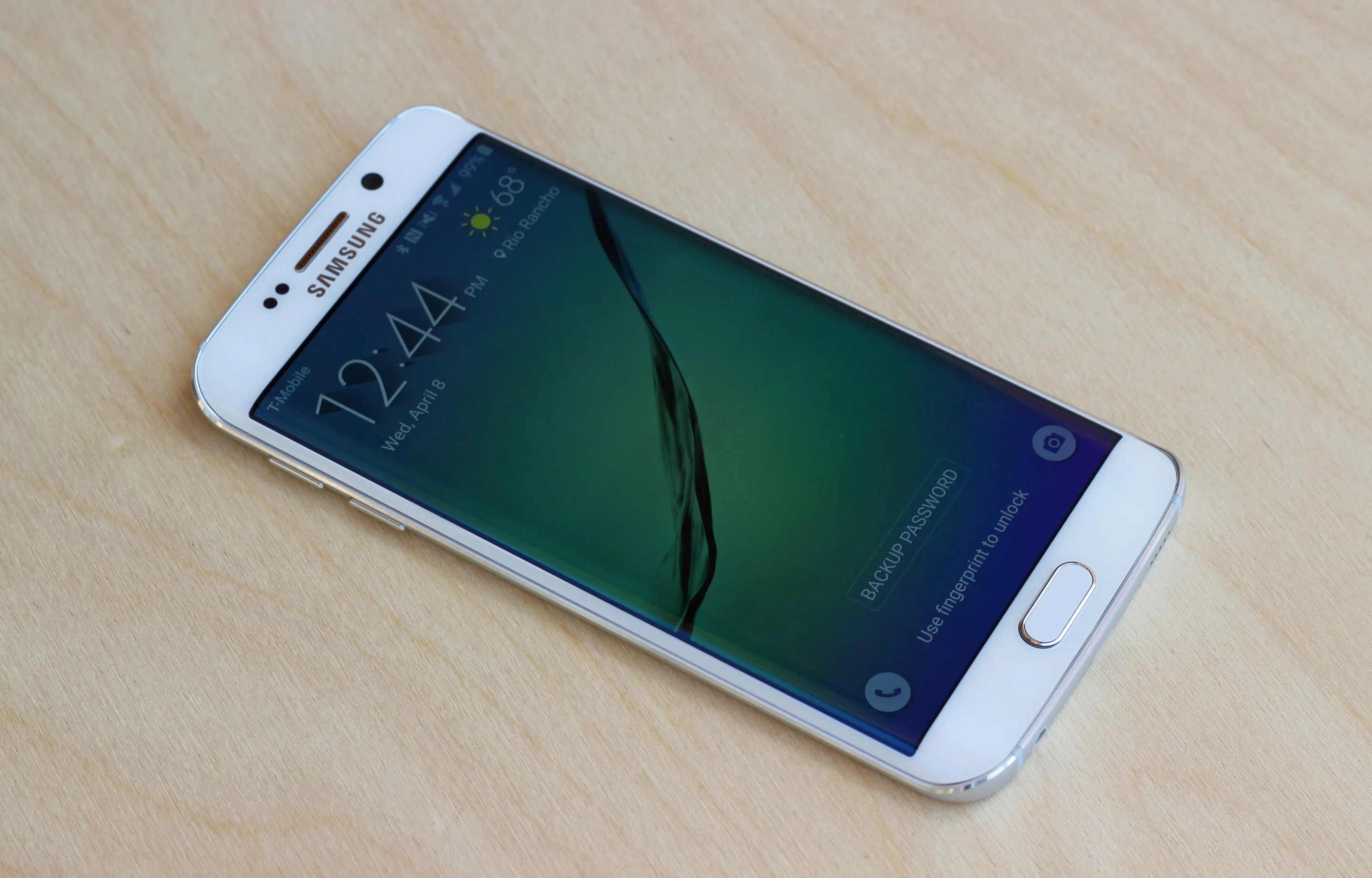 The Edge has the same size of screen (5.1 inches) as the standard Galaxy S6 (Photo: Will Shanklin/Gizmag.com)