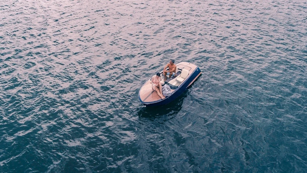 The Beau Lake boats feature an electric Torqeedo motor and high performance battery pack