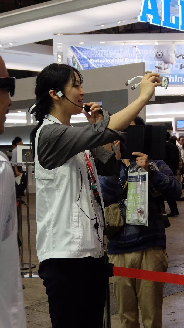 Such was the interest in the glasses at CEATEC 2015, that Murata had to constantly demonstrate the product to extremely interested visitors