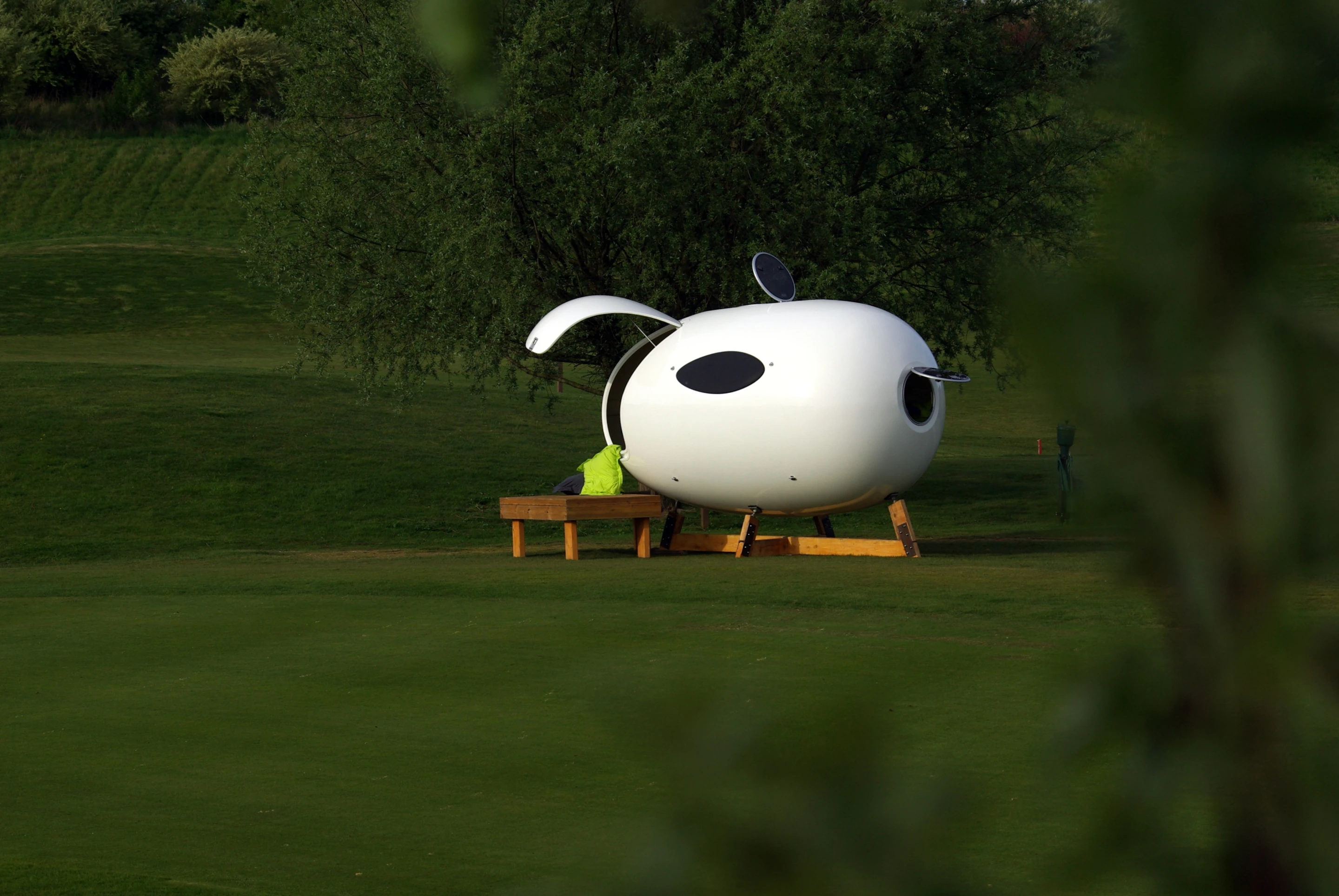 The small capsule measures roughly 4 x 2m (13 x 6.5 ft) and weighs 450 kg (992 pounds)