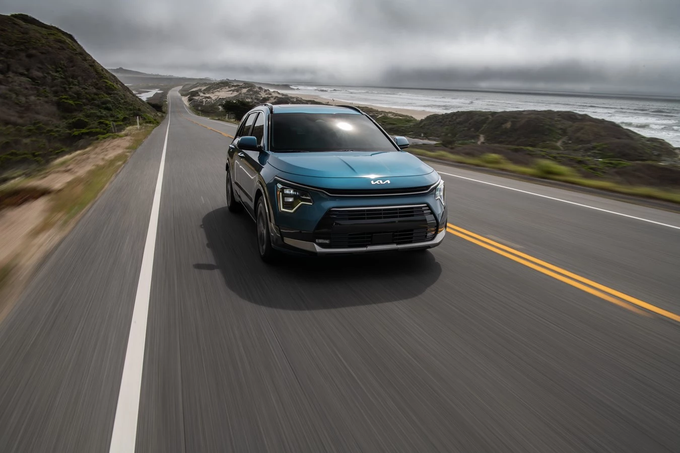 A 1.6-liter gasoline engine and 62 kW electric motor combine to provide the 180 horsepower of the 2023 Niro PHEV