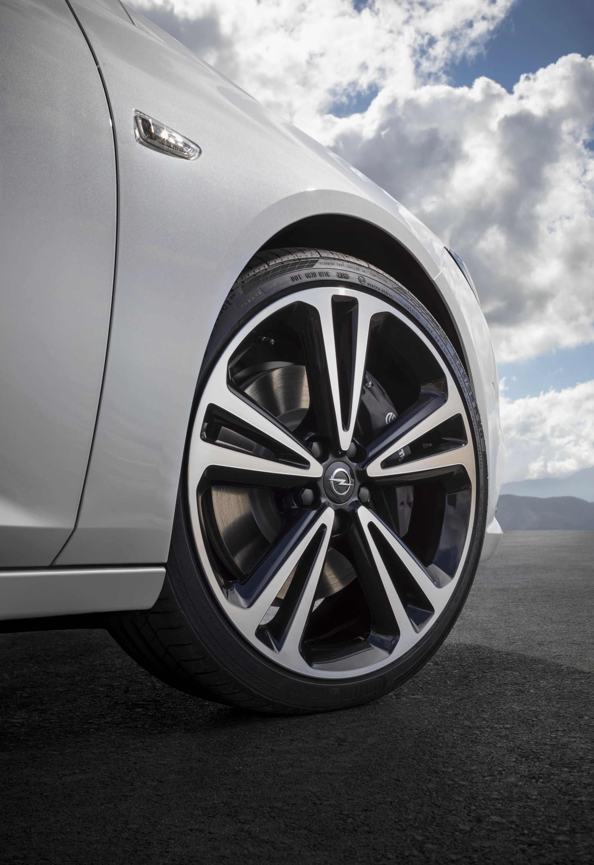 Expect to see plenty of Insignias running around on small wheels - they're a favorite of fleet buyers in Europe