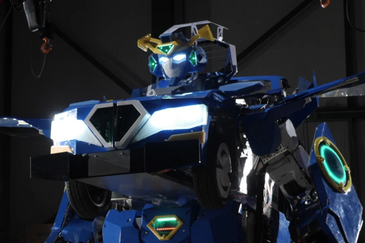 Is it a robot? Is it a car? Yes, and yes again …