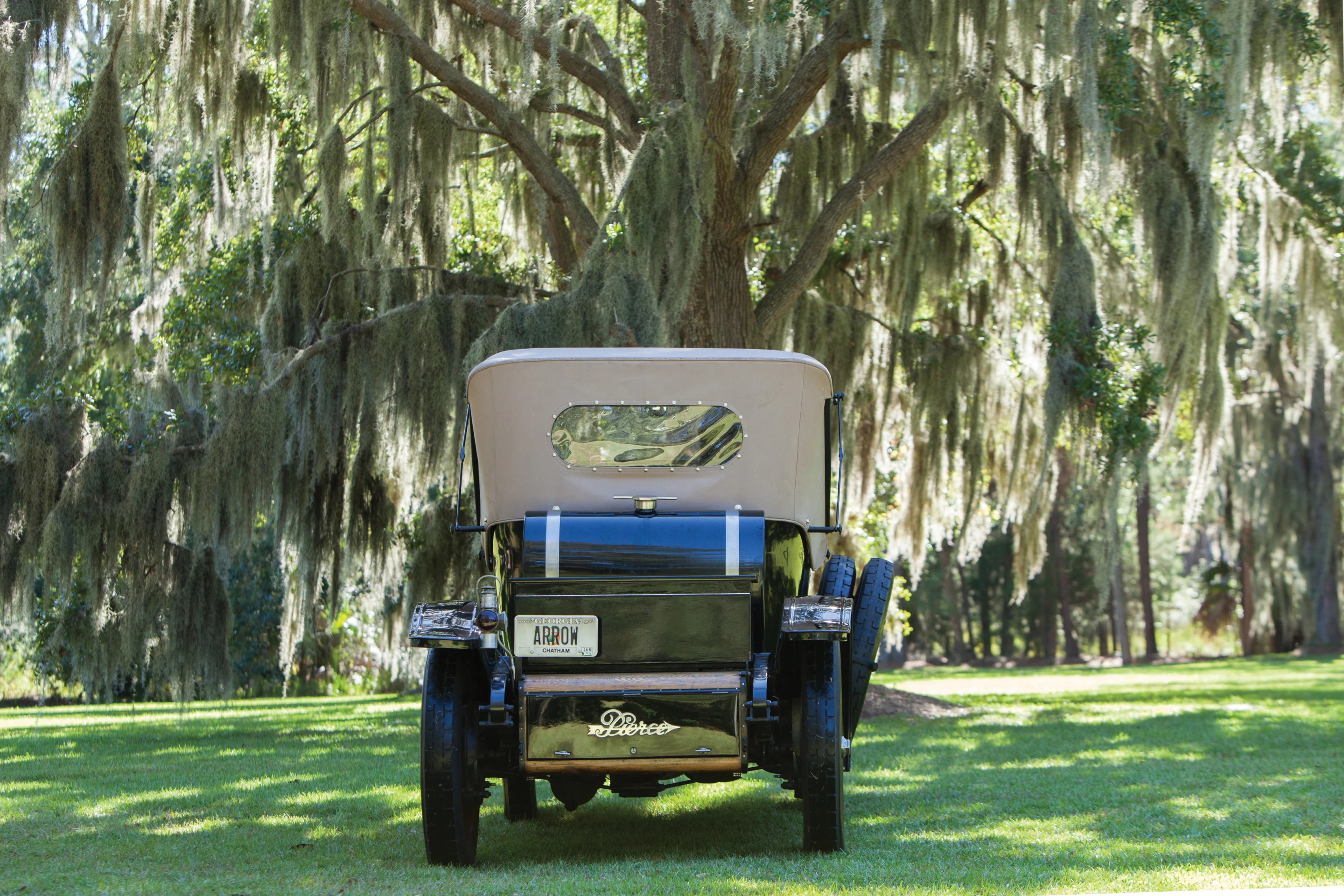 The 1913 Pierce-Arrow Model 38-C Roadster completed the Grizzly Bear Tour in California in April 2013, managing to ascend 7,400 ft (2,255 m) in the snow