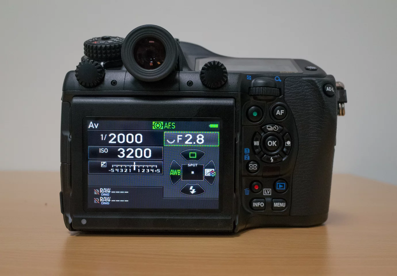 The rear LCD screen on the Pentax 645Z measures 3.2 inches and has 1,037k dots