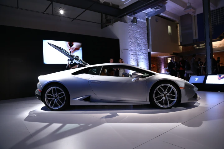 Perini pointed out the hexagonal shape most notable on the car can be seen on profile in the space surrounding the cockpit (Photo: Angus MacKenzie/Gizmag.com)