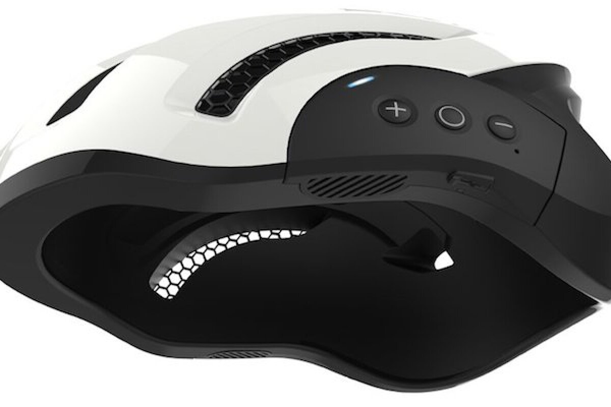 Smart Helmet lets you chat to fellow riders up to half a mile away