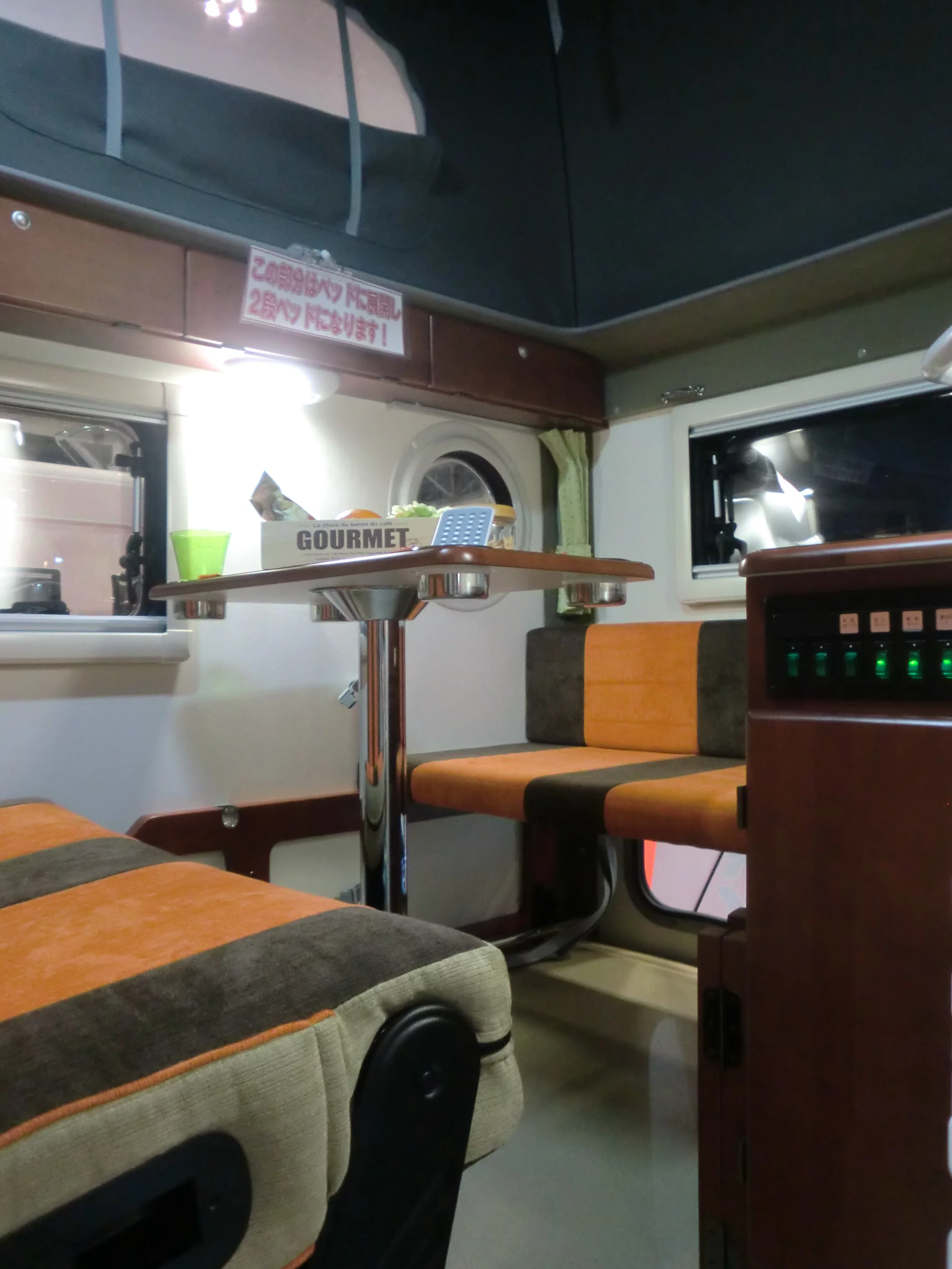 The interior of the INDY 727 (Photo: Stephen Clemenger/Gizmag.com)