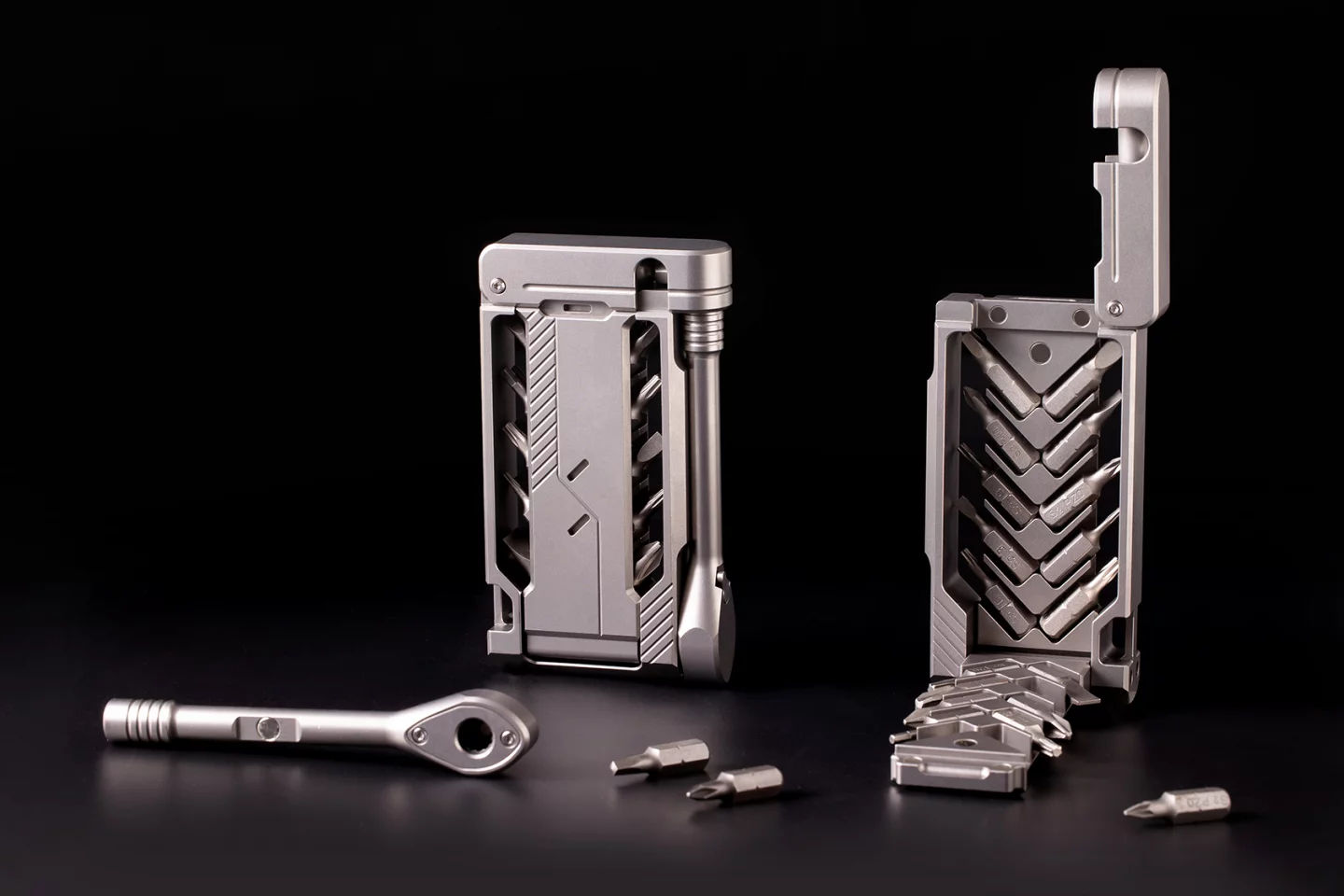 The entire setup tips the scales at 32.1 g (1.13 oz)
