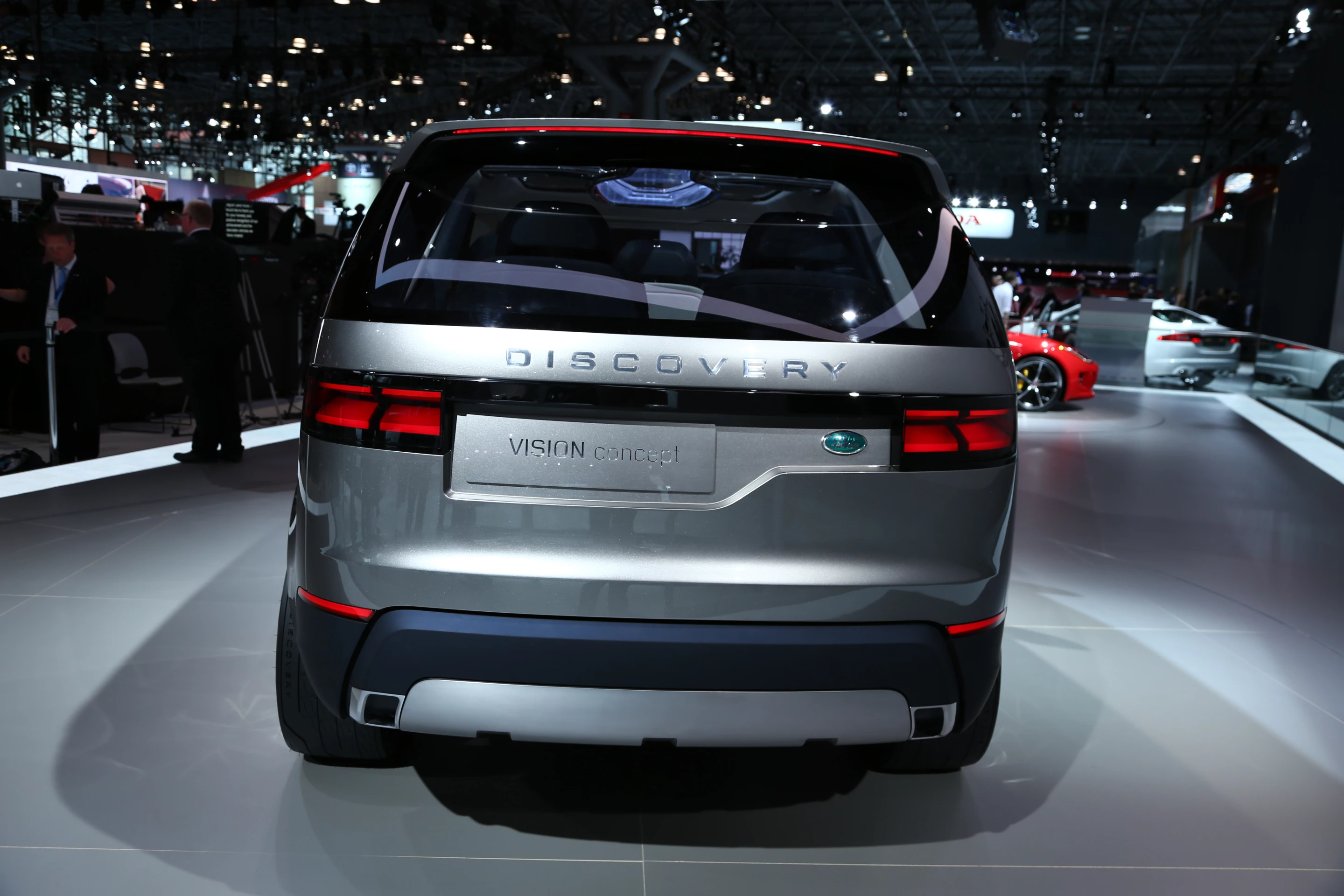 The Land Rover Discovery Vision concept on display at the 2014 New York Auto Show (Photo: Angus MacKenzie/Gizmag.com)