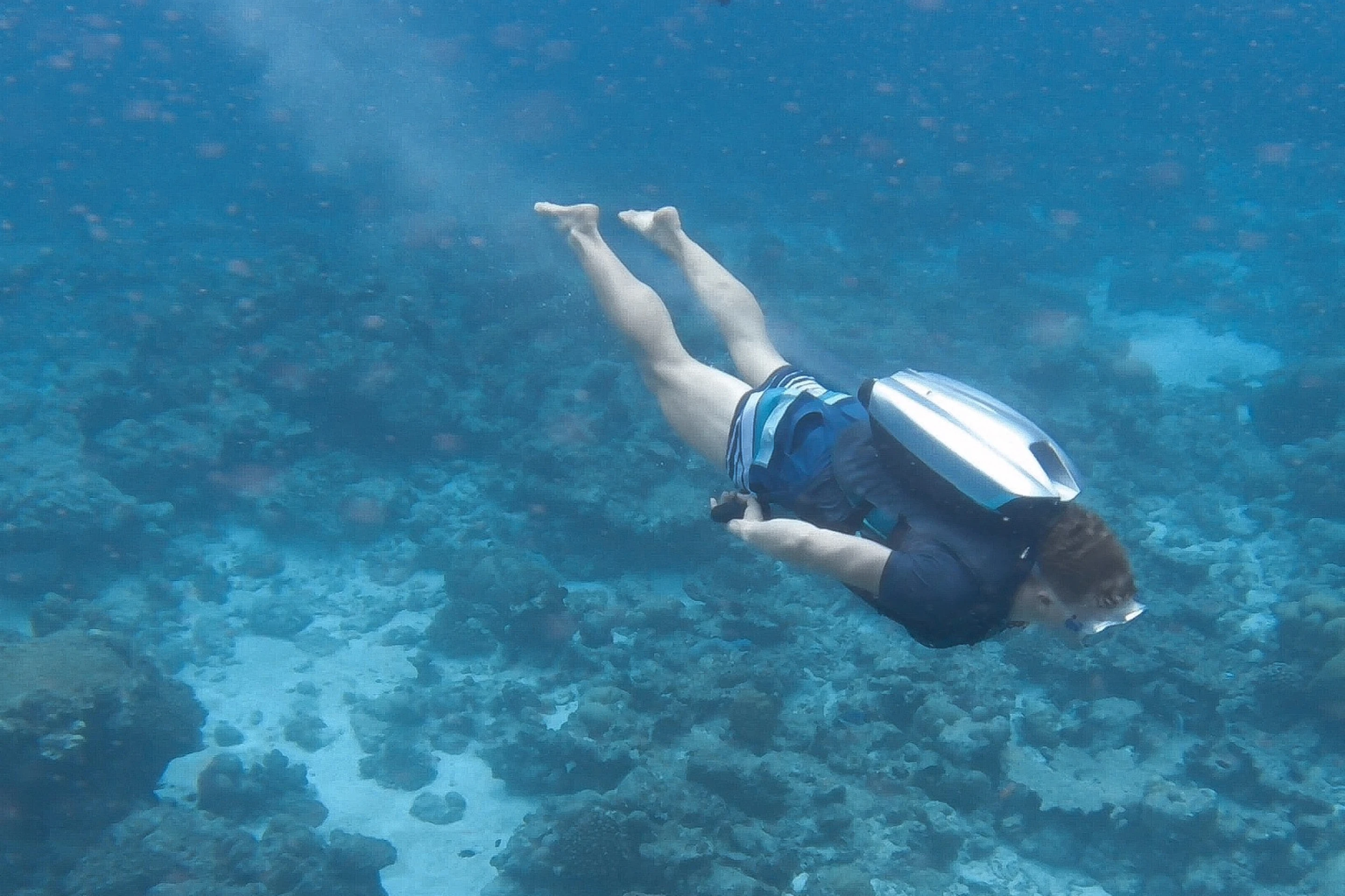 Diving Pack CudaJet wearable underwater jetpack boosts free diving adventures