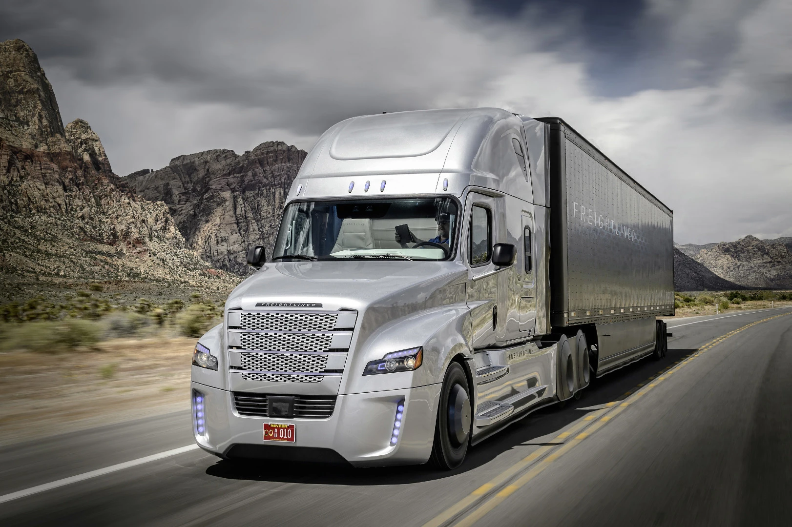 The Freightliner Inspiration is an autonomous hauler that has been licensed to operate on public highways in the state of Nevada