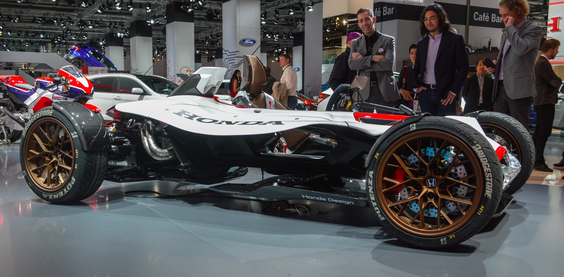 The 2&4 is powered by a 999cc V4 four-stroke racing motorcycle engine mated to a six-speed DCT gearbox