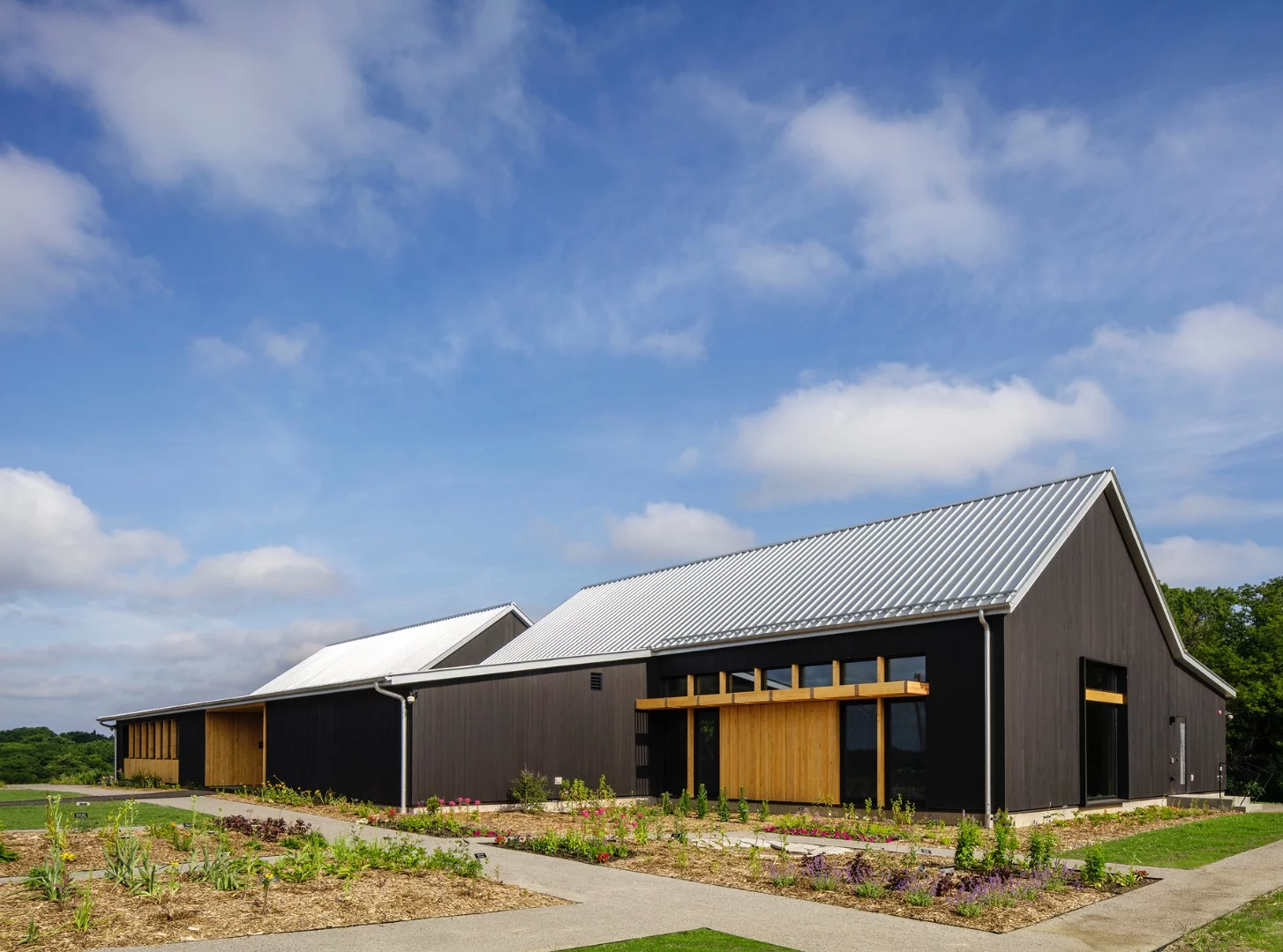 Tashjian Bee and Pollinator Discovery Center is located in the University of Minnesota