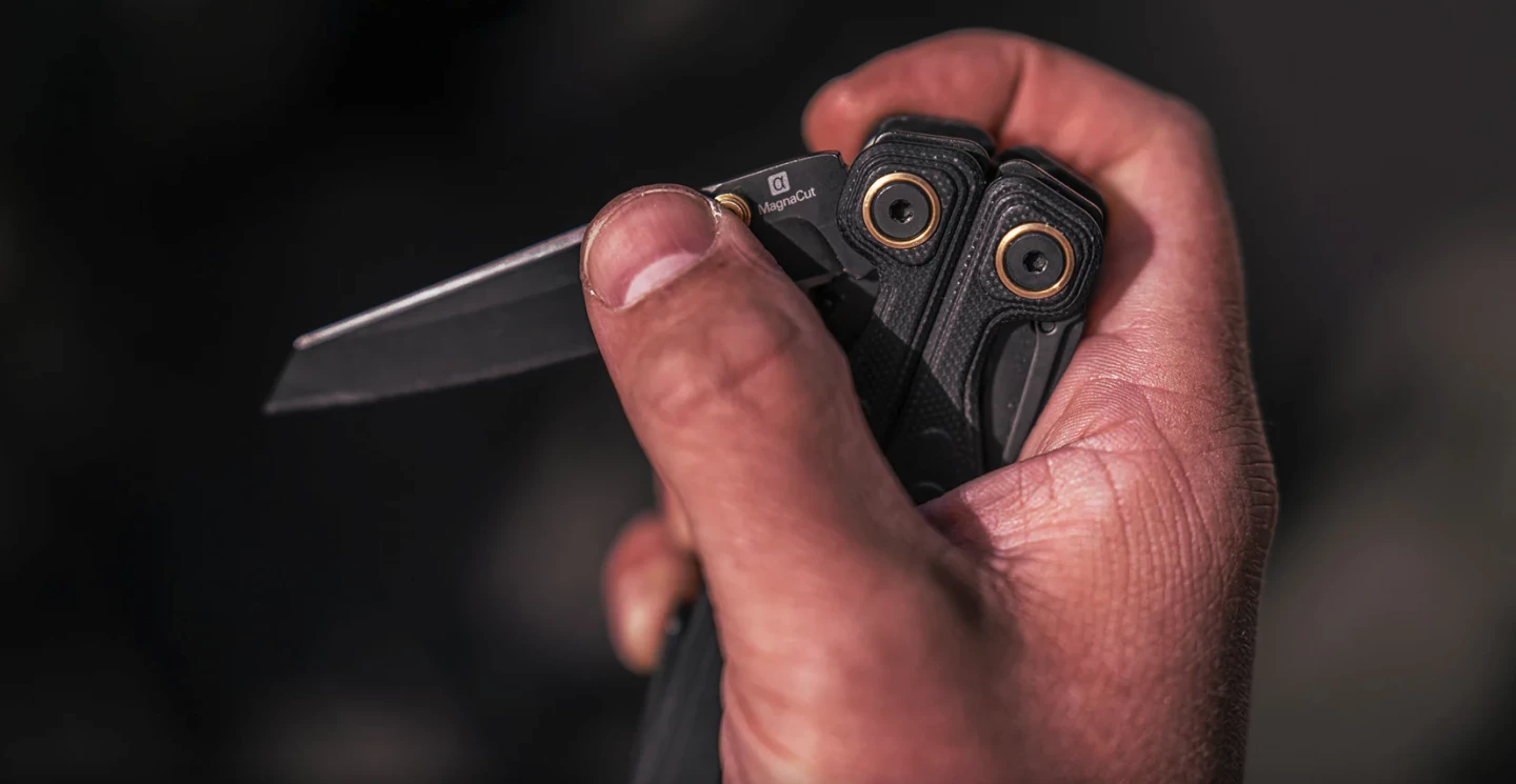 The blade now deploys a little more easily thanks to an integrated thumb stud