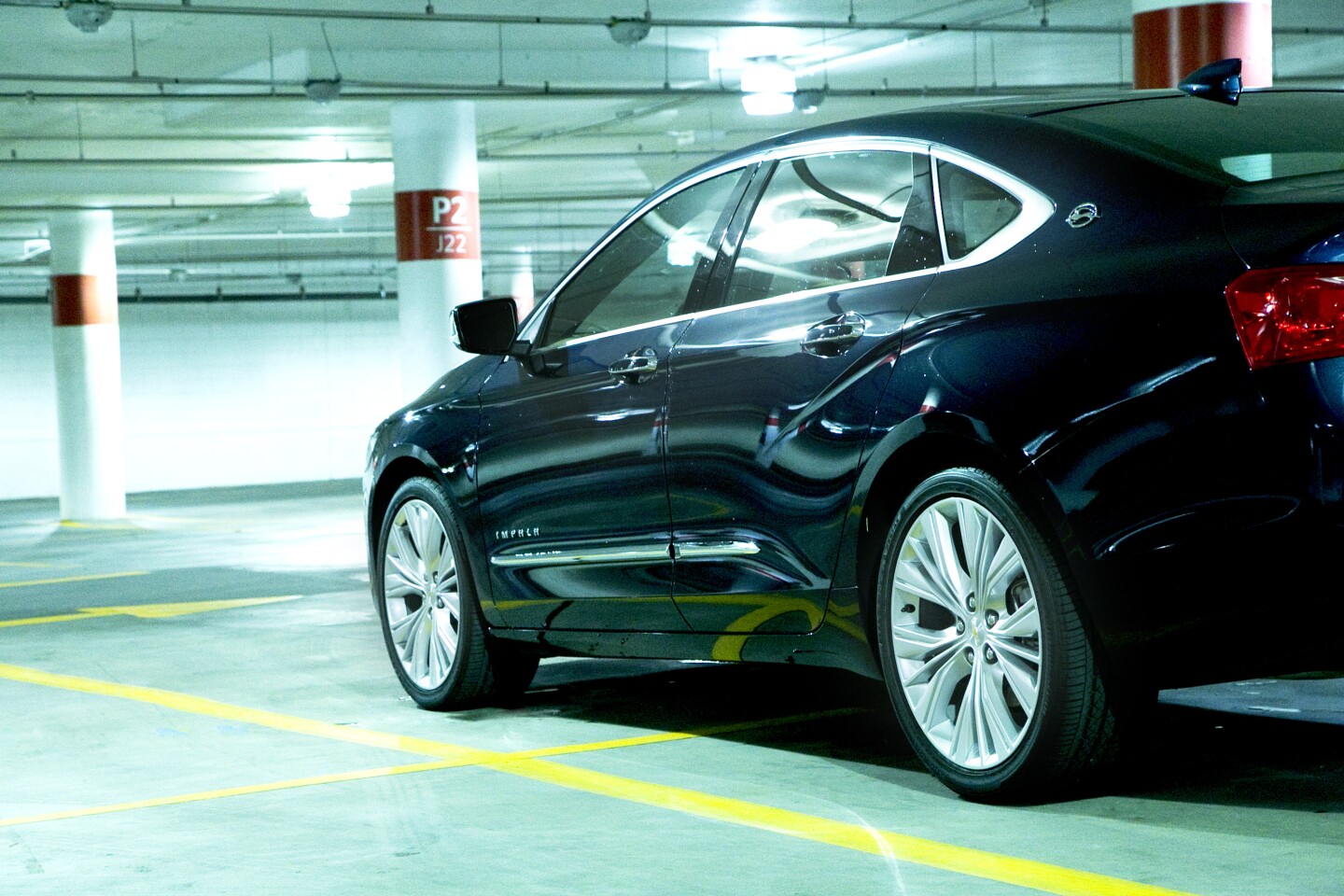 The big chunky A, B and C pillars caused blind spot concerns when lane changing or maneuvering in parking lots, but lane changing was mitigated by the side mirror blind spot sensors (Photo: Angus MacKenzie/Gizmag)