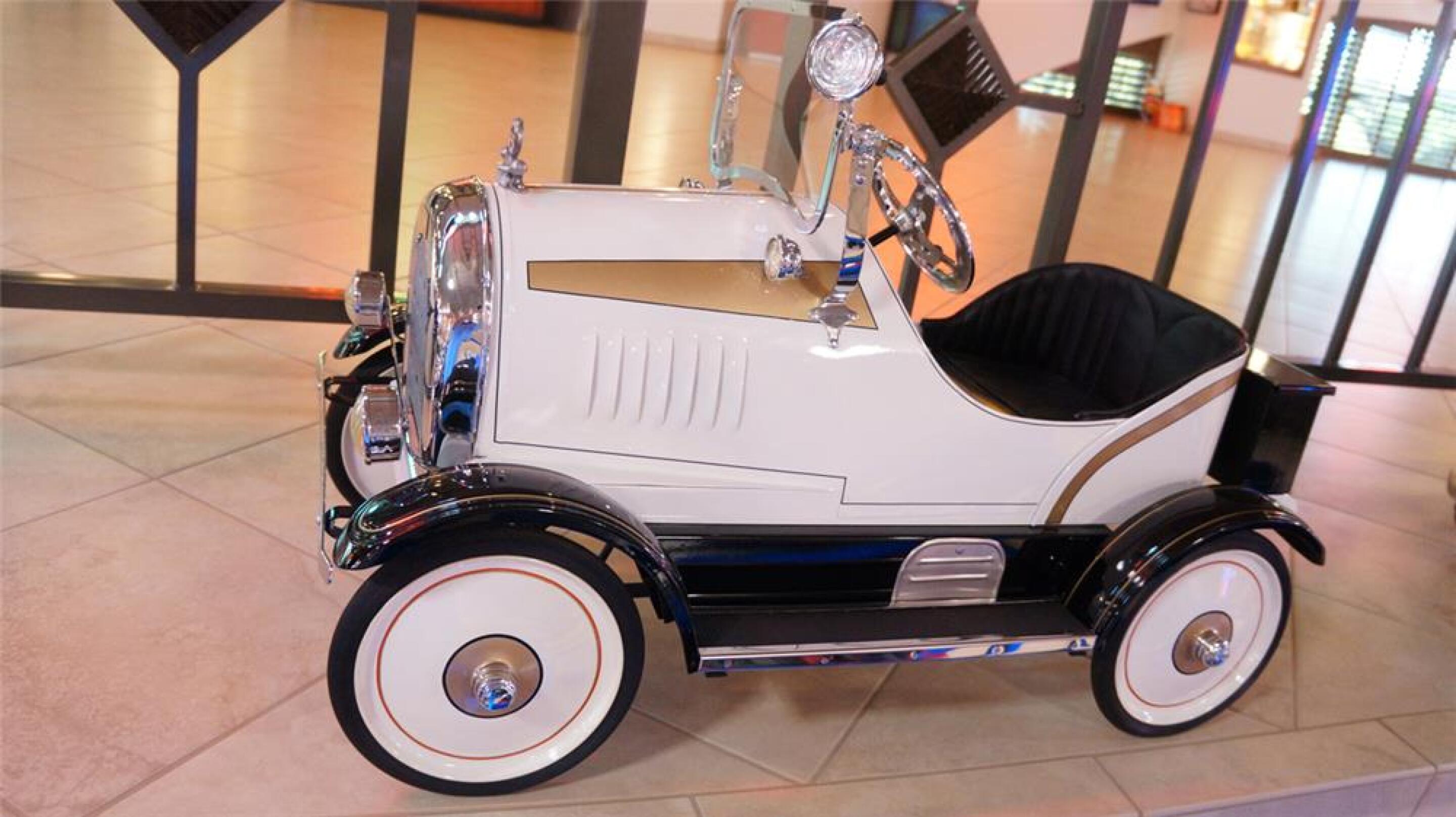 70 vintage pedal cars lead to record sale of automobilia collectibles