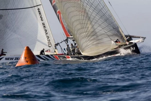 Emirates Team New Zealand vs Alinghi