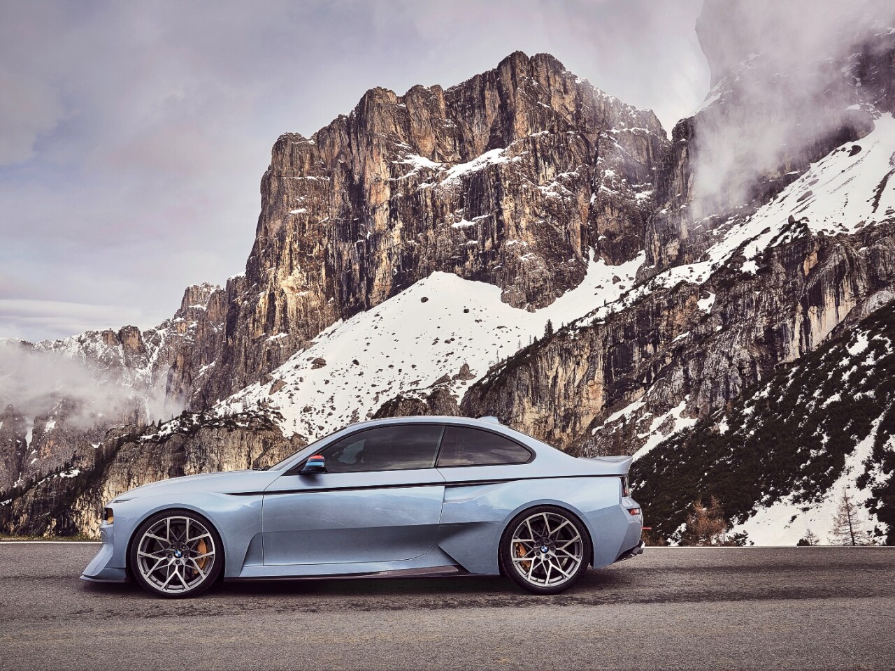 BMW has flared the wheelarches on the new car to reference the racing bodykit on the 2002 Turbo