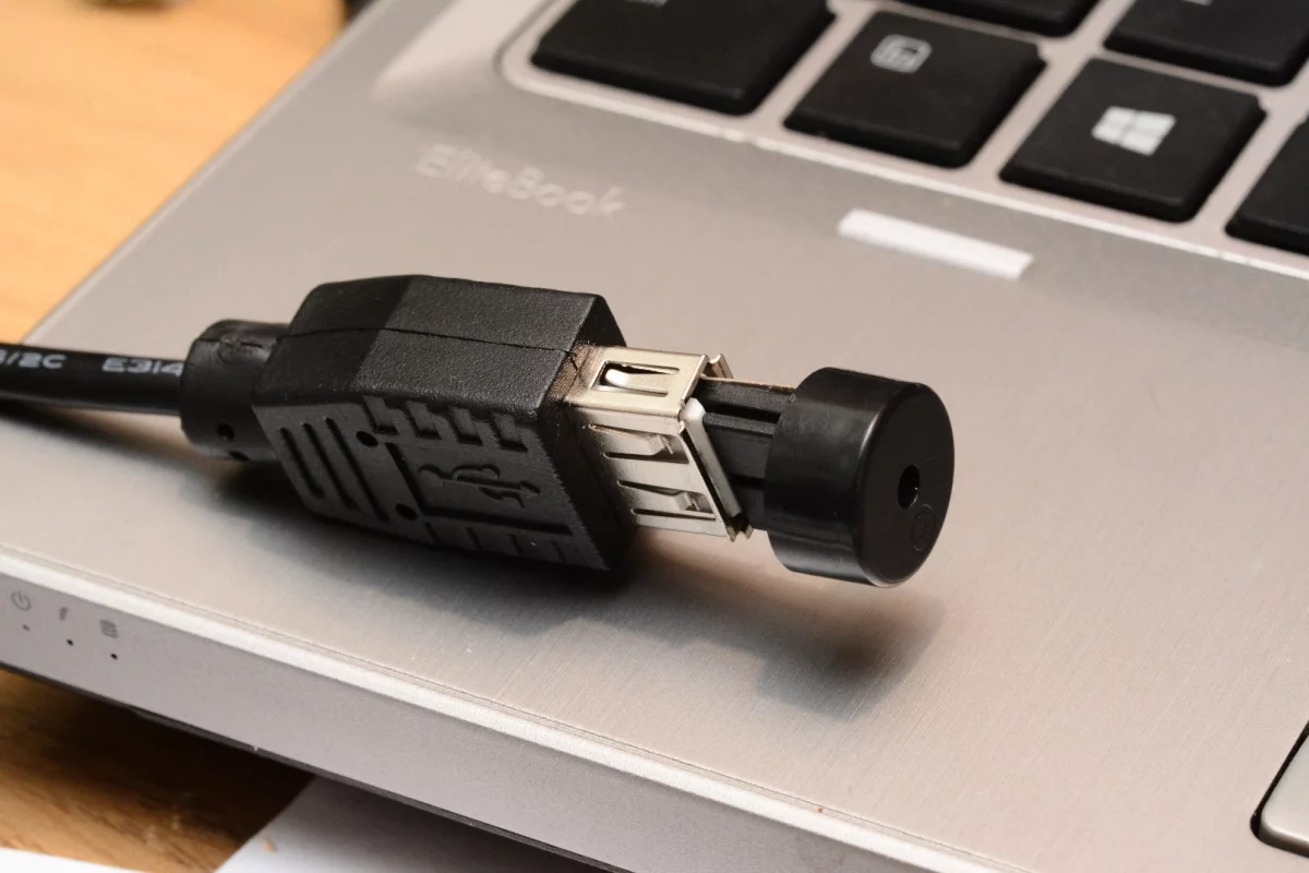 The USB MIDI "chiptunes" synth