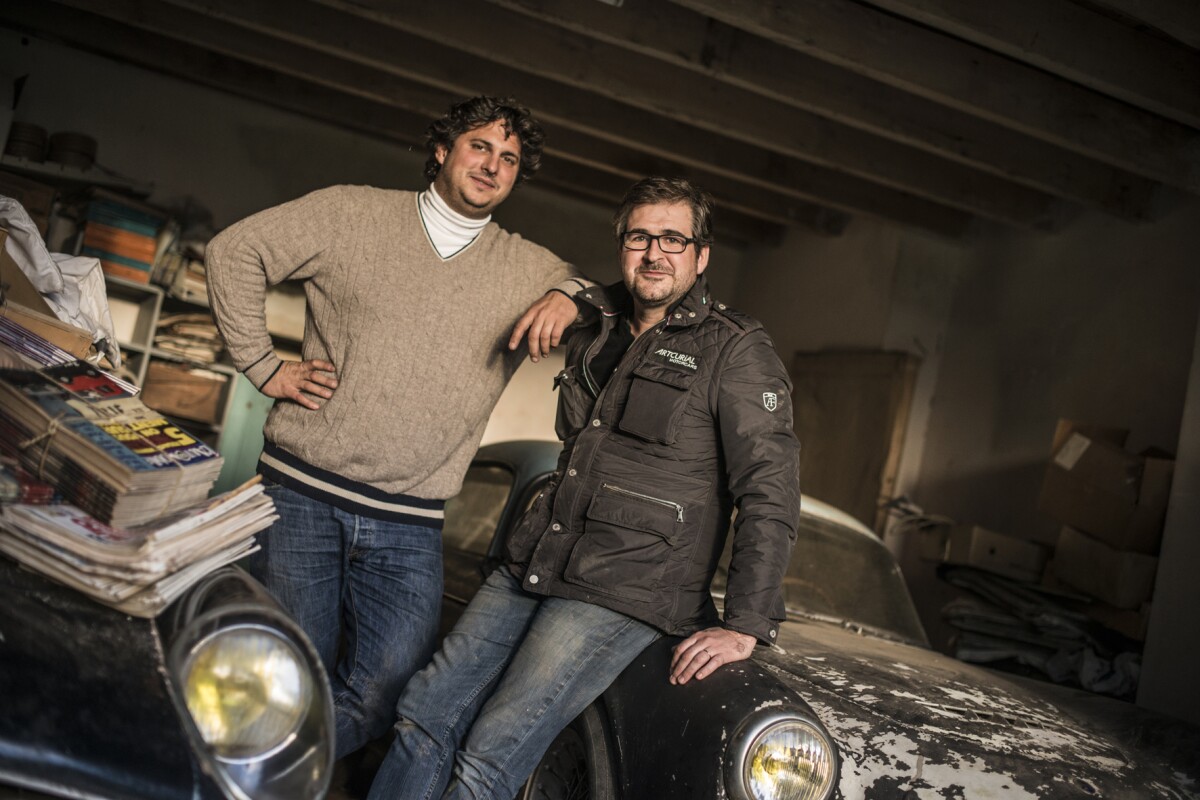 Matthieu Lamoure and Pierre Novikoff in front of their discovery © Artcurial