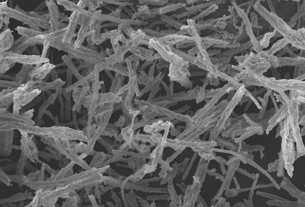 Rod-like devices are injected just beneath the skin and self-assemble into 3D scaffolds (Image: Wyss Institute at Harvard University)