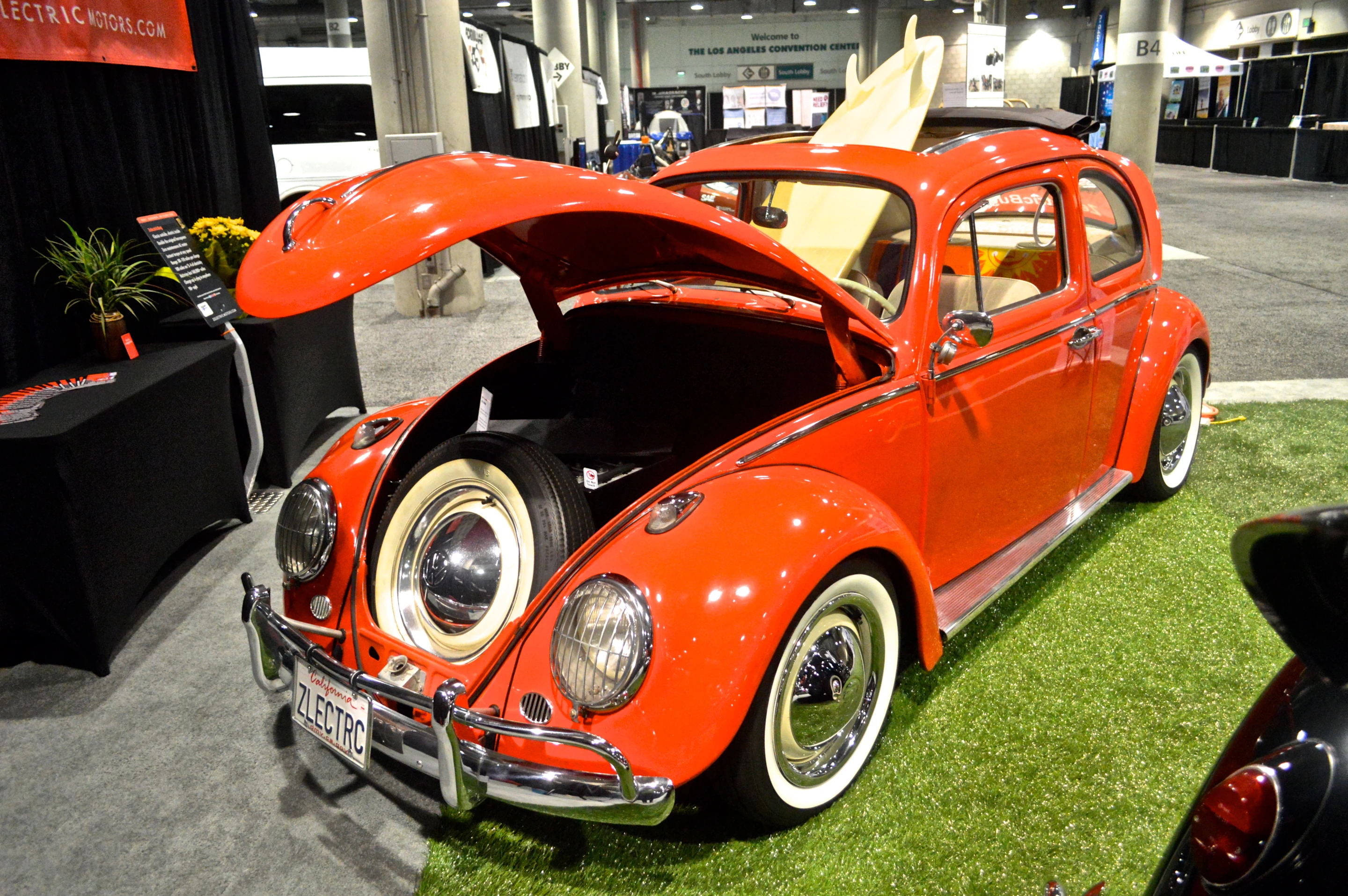 Zelectric Motors updates the classic Beetle with an electric powertrain (Photo: C.C. Weiss/Gizmag)