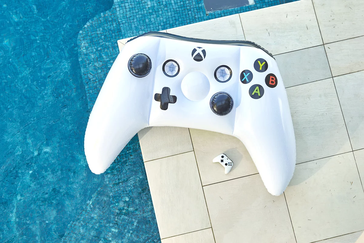 Microsoft Australia is giving away the Inflatable Xbox One S Controllers to celebrate Australia Day