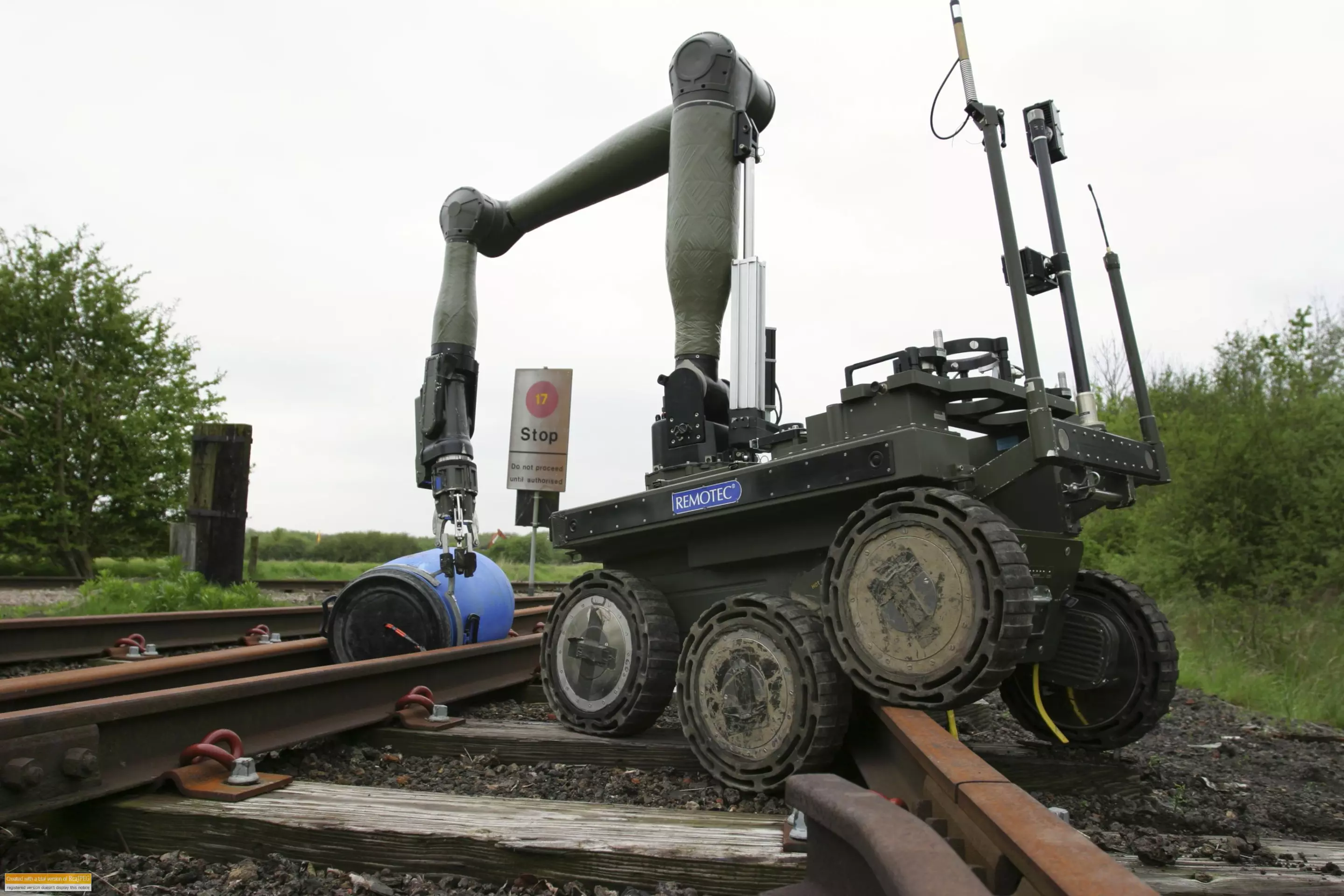 Northrop Grumman CUTLASS has a manipulator arm and three-fingered gripper