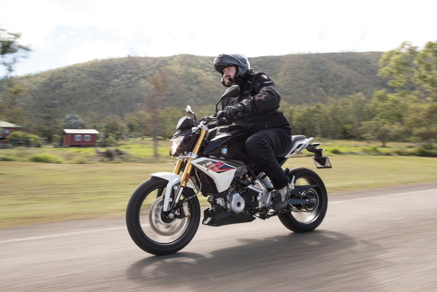 BMW G310R: does its best work under 120 km/h