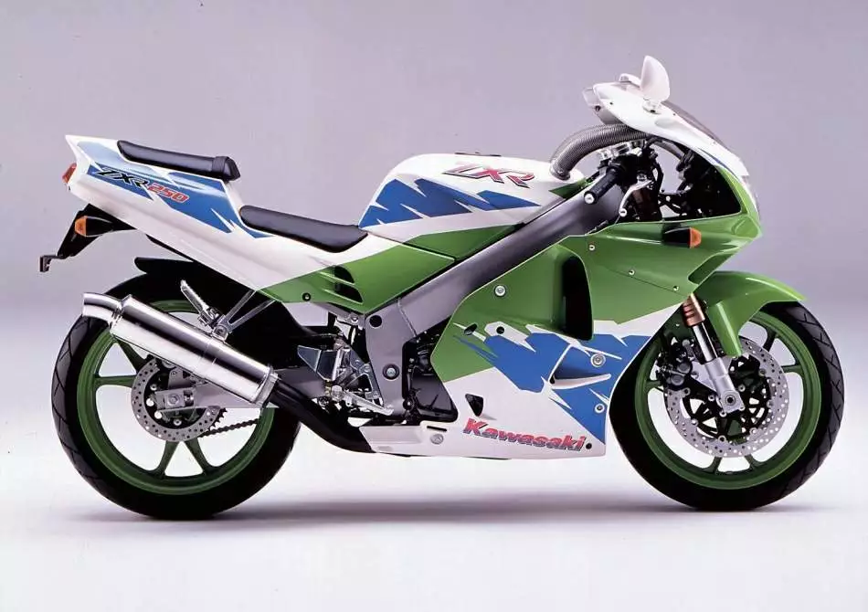 Look at those wild snorkels running back to the tank on the old 1990s-era ZXR250. You could almost convince yourself they were there for ram air purposes and not just a bit of electronics cooling