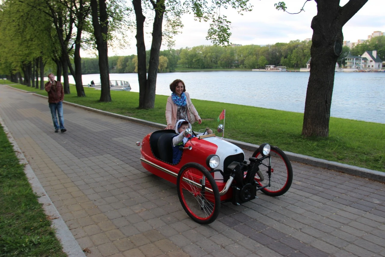 Pricing of the Ekomobil Morgan replica ranges from €2,500 to €3,000 (about US$2,800 to $3,370)