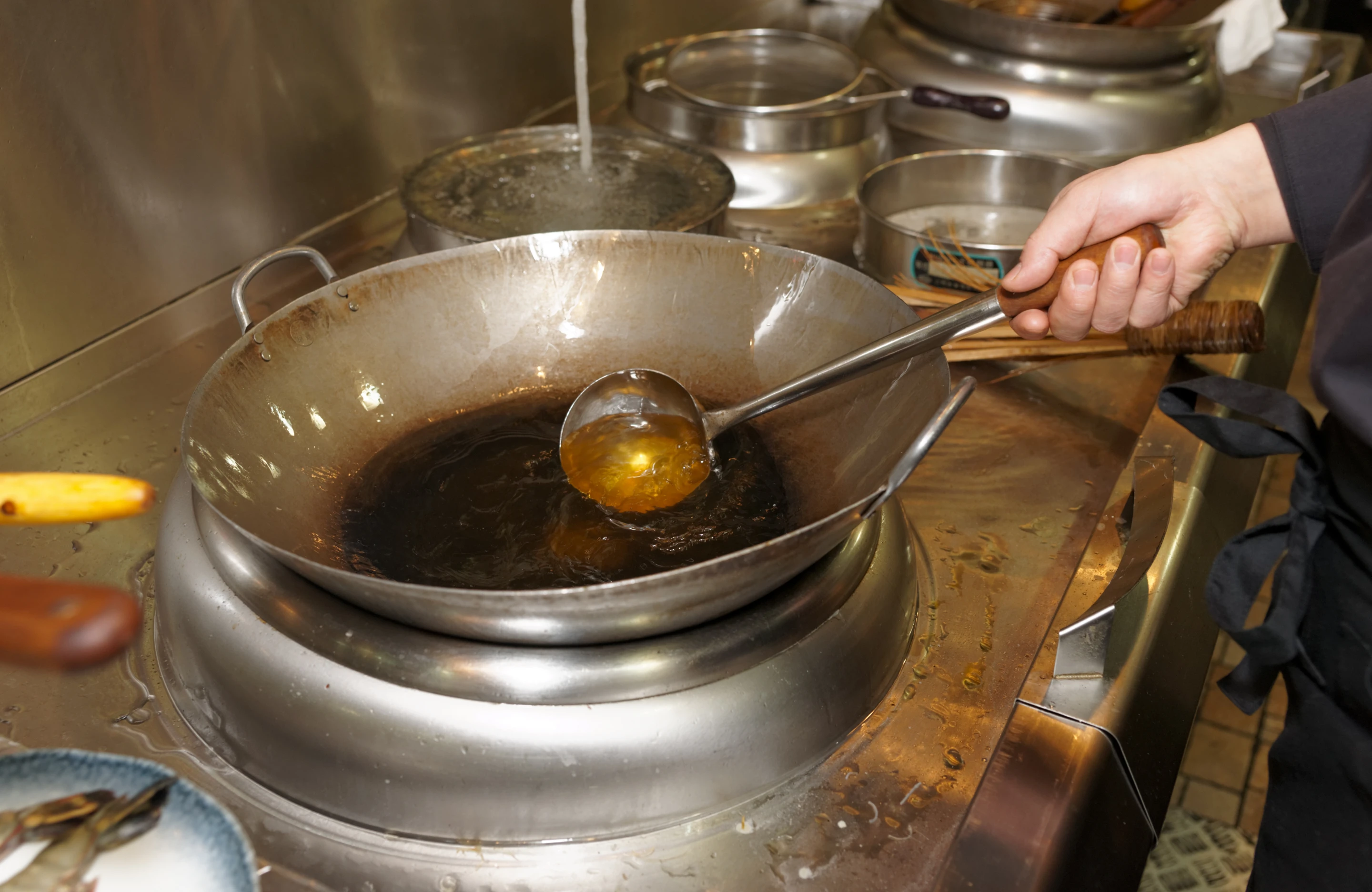 China's used cooking oil may soon find use fueling airliners (Photo: Shutterstock)