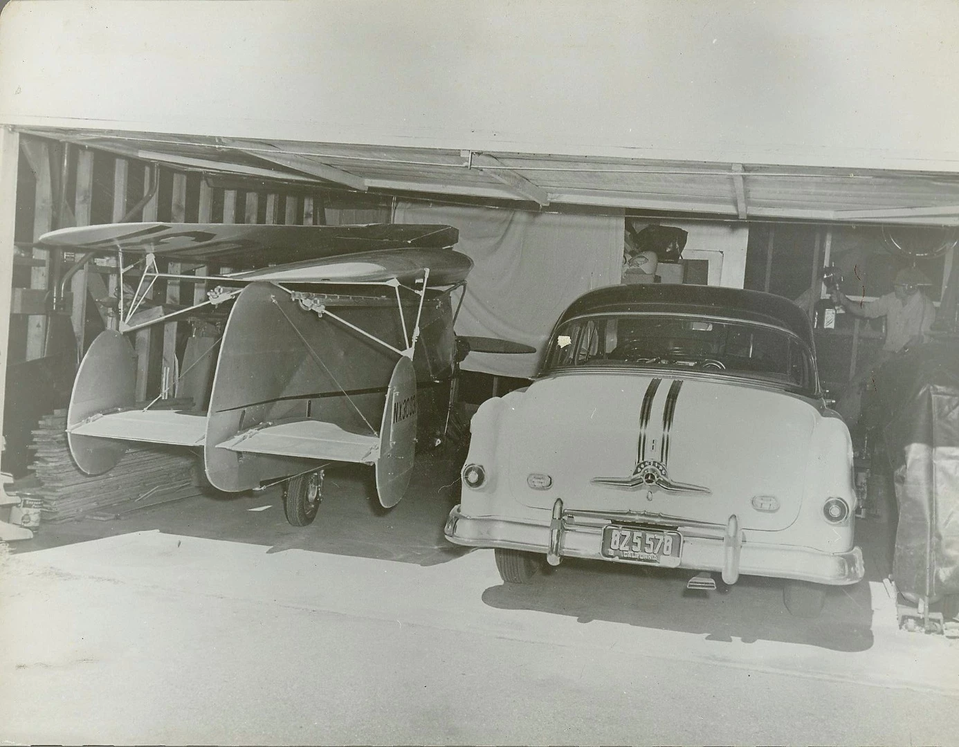 Zuck Plane-Mobile: folds up small enough to drive and fit in a garage