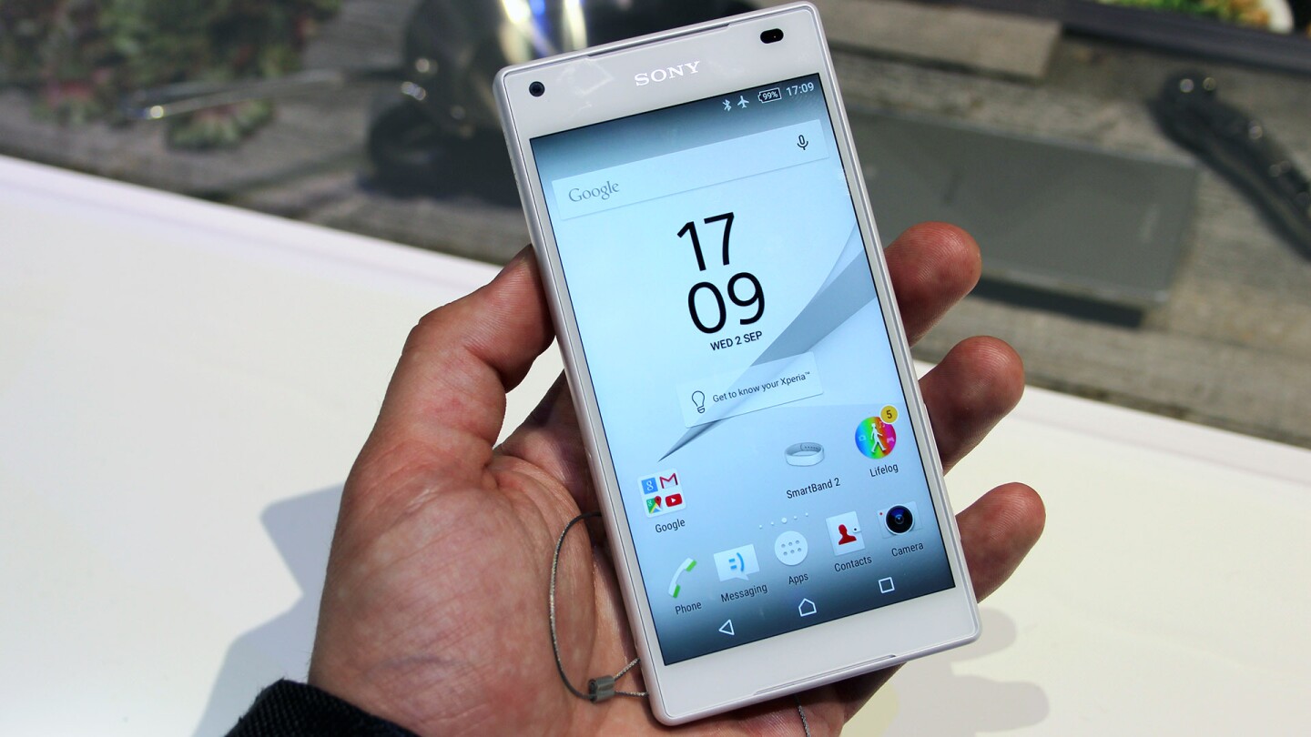 Gizmag went hands-on with the Xperia Z5 Compact at IFA 2015