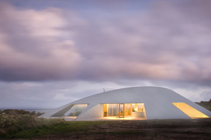 Crofthouse is located on the south coast of Victoria and offers its owners a simple and sustainable home