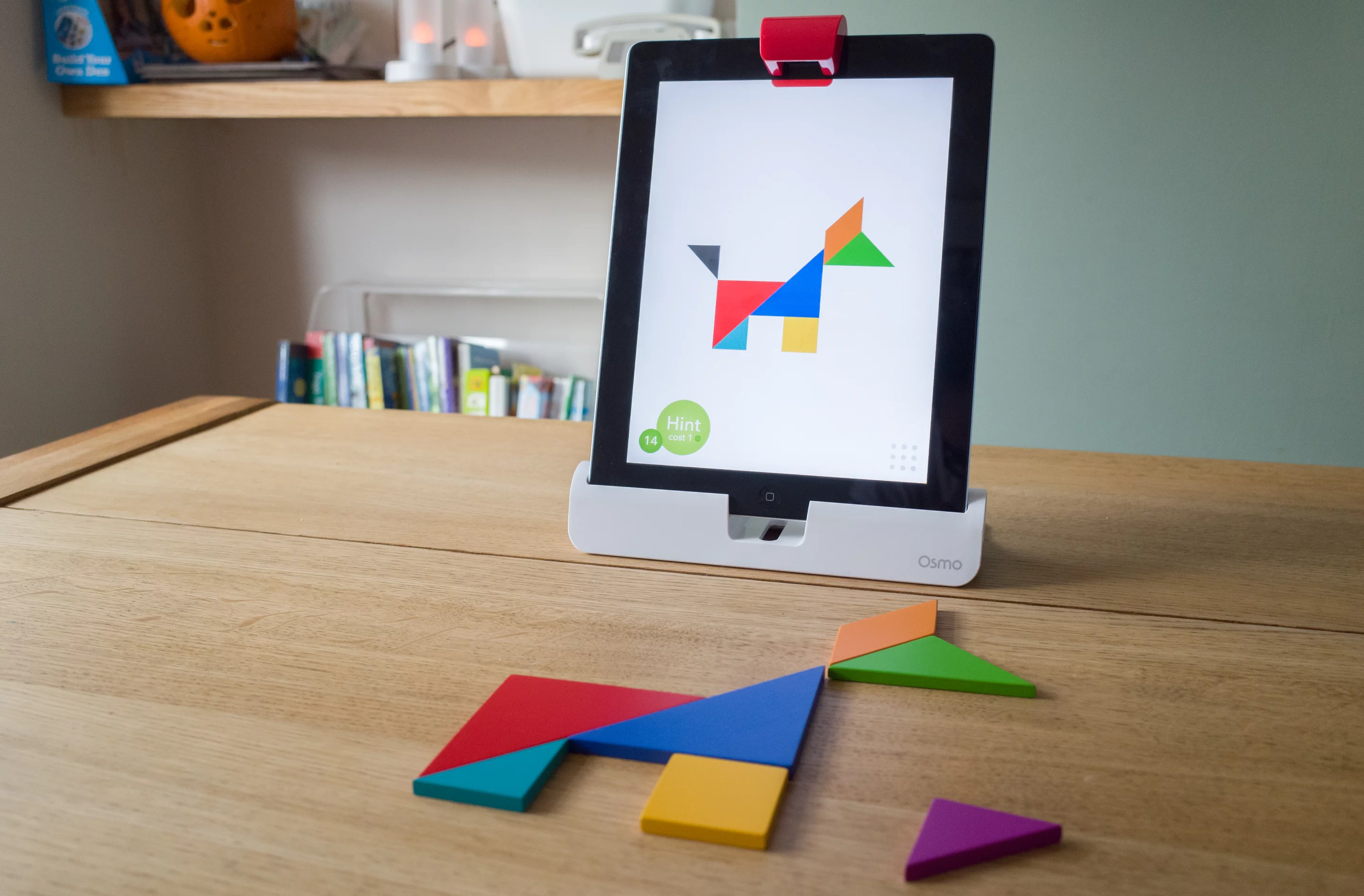 Osmo is a gaming device brings real world and social play to the iPad (Photo: Simon Crisp/Gizmag.com)