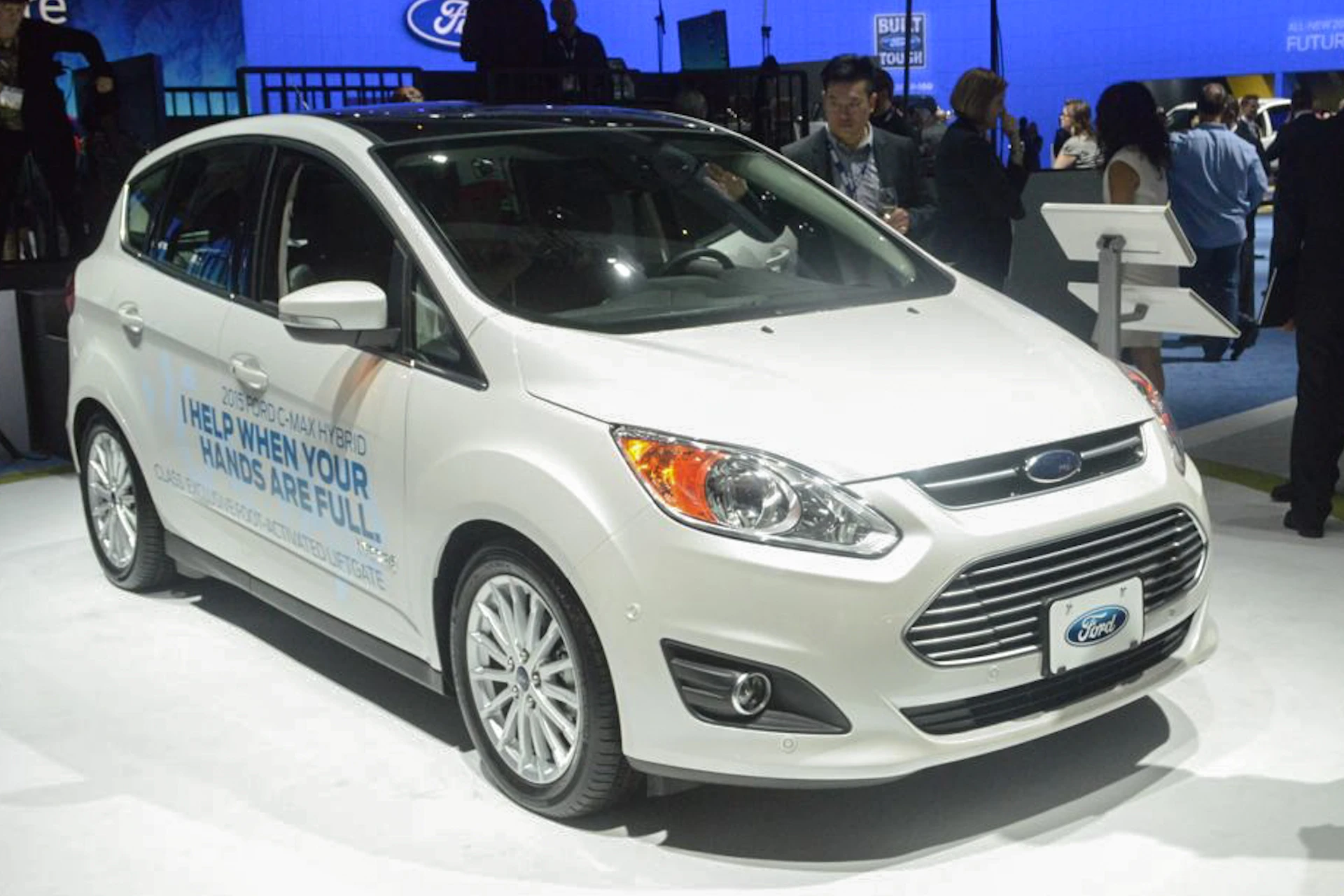 2015 Ford C-Max Hybrid with foot-activated lift gate (Photo: C.C. Weiss/Gizmag)